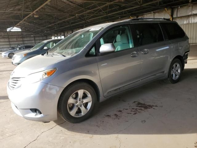 2017 Toyota Sienna LE