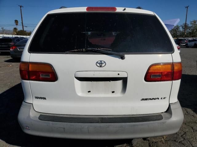 2000 Toyota Sienna LE