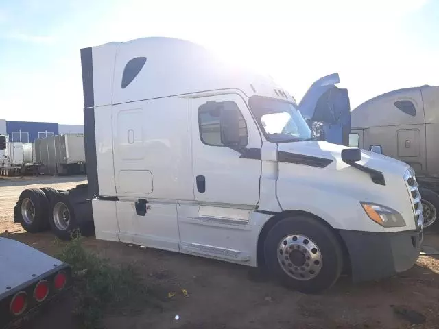 2018 Freightliner Cascadia 126