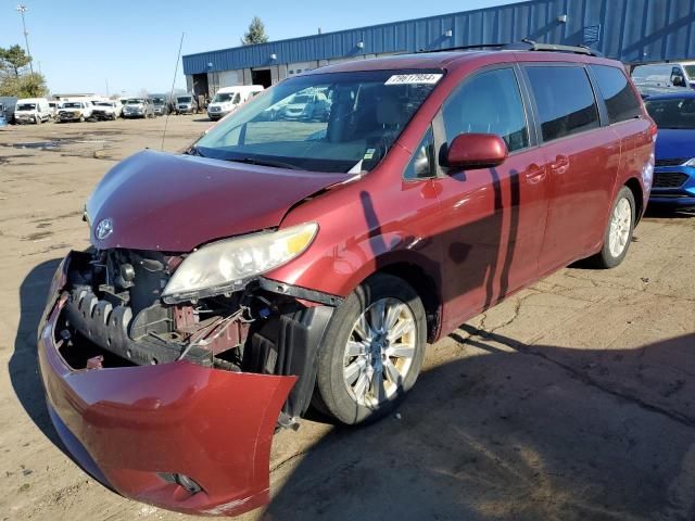 2012 Toyota Sienna XLE