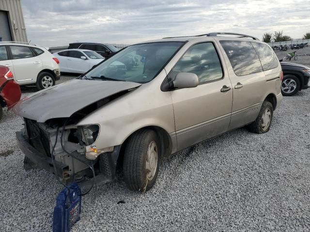 2003 Toyota Sienna LE