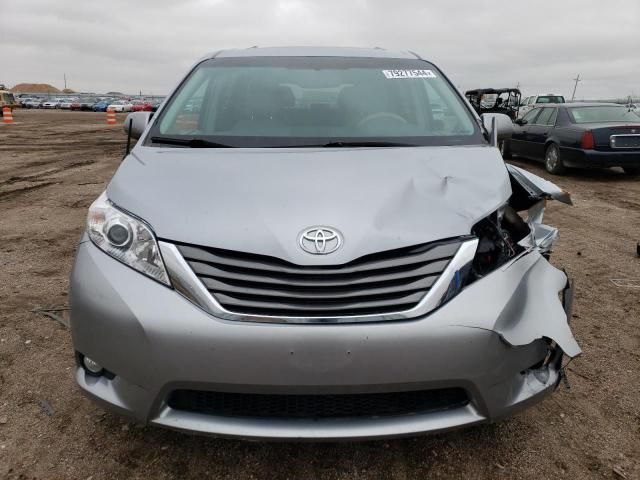 2013 Toyota Sienna XLE