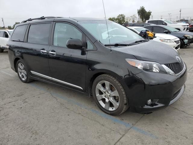 2013 Toyota Sienna Sport