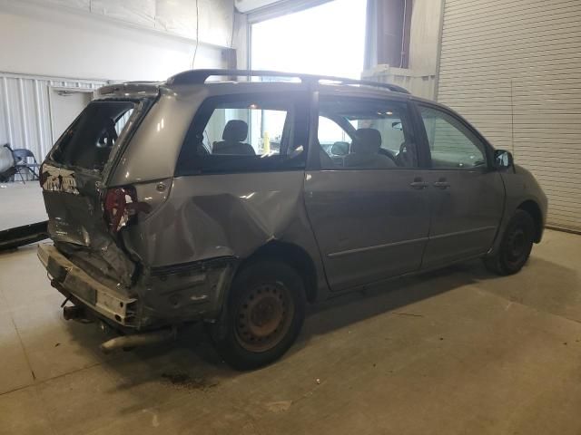 2005 Toyota Sienna CE