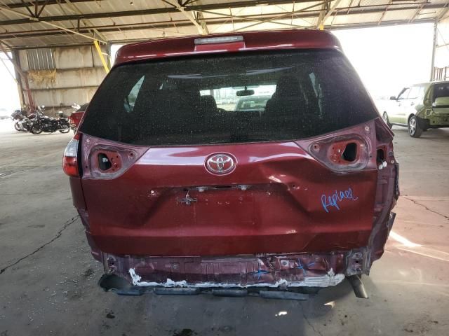 2017 Toyota Sienna LE