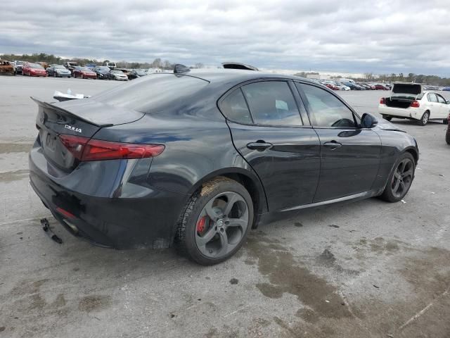 2017 Alfa Romeo Giulia Q4