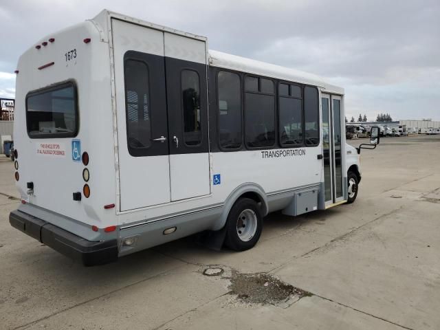 2007 Ford Econoline E450 Super Duty Cutaway Van