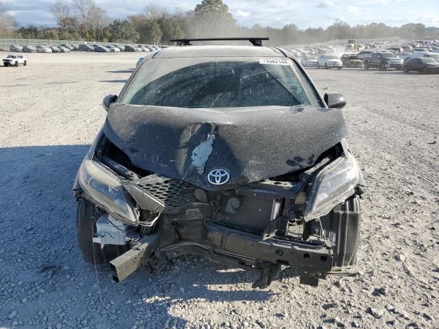 2017 Toyota Sienna SE