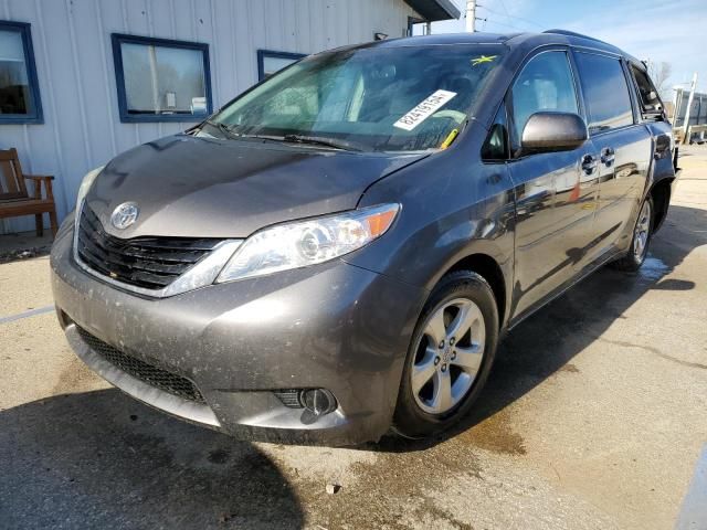 2013 Toyota Sienna LE