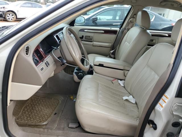 2004 Lincoln Town Car Executive