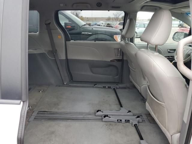 2013 Toyota Sienna XLE