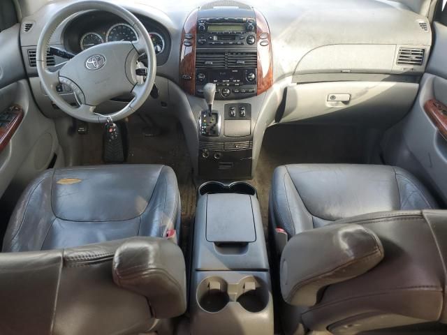 2005 Toyota Sienna XLE