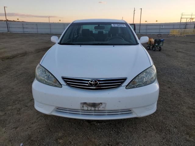 2005 Toyota Camry LE