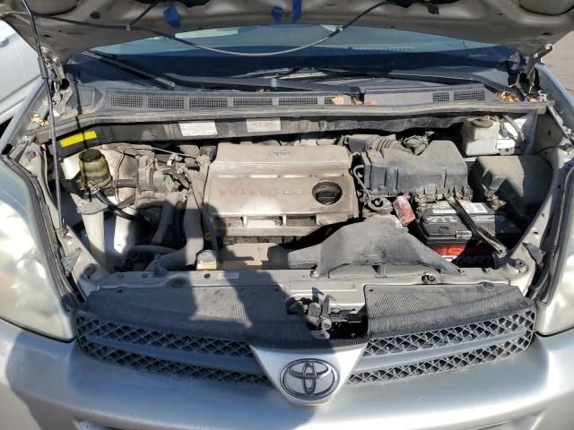 2005 Toyota Sienna CE