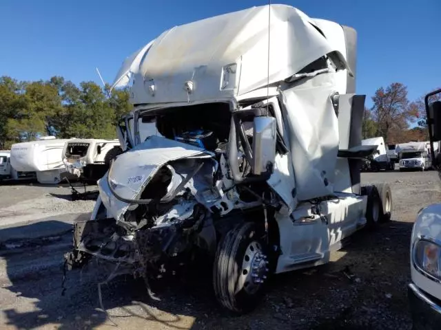 2021 Volvo VN VNL