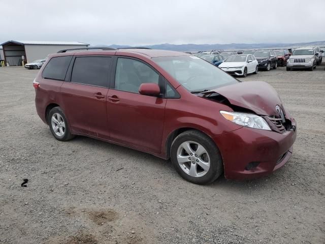 2015 Toyota Sienna LE