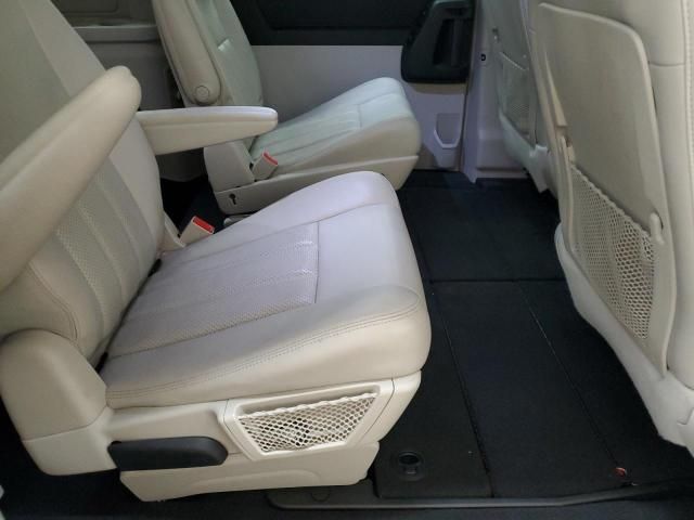 2010 Chrysler Town & Country Touring