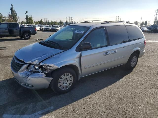 2007 Chrysler Town & Country LX