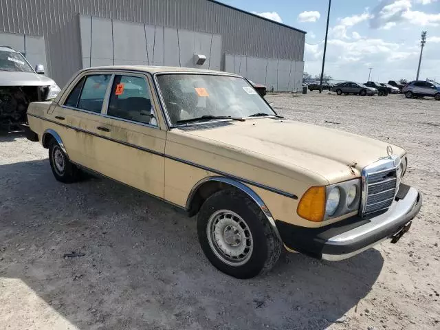 1982 Mercedes-Benz 300 DT