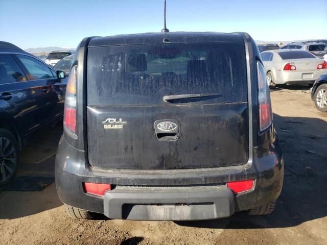 2010 KIA Soul +