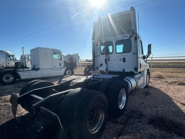 2012 Freightliner Cascadia 125