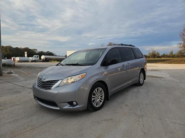 2013 Toyota Sienna XLE