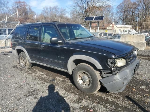 2000 Ford Explorer XLS