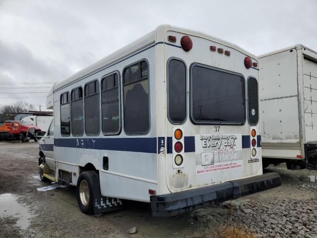 2002 Ford Econoline E350 Super Duty Cutaway Van