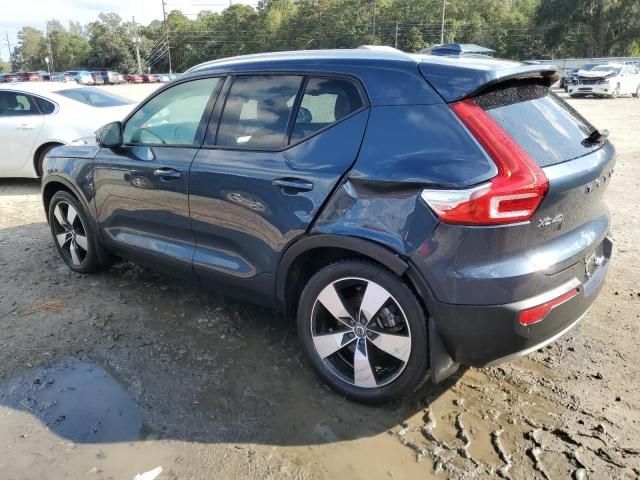 2022 Volvo XC40 T5 Momentum