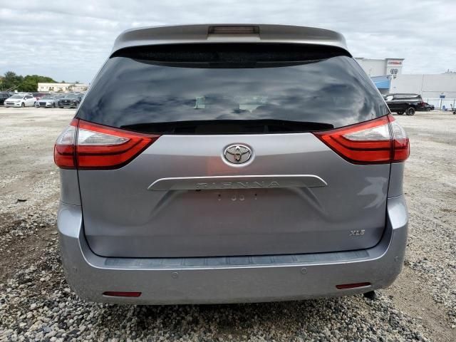 2015 Toyota Sienna XLE