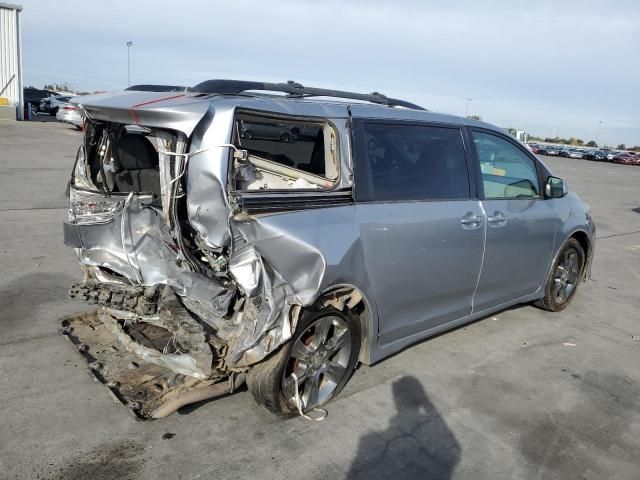 2011 Toyota Sienna Sport