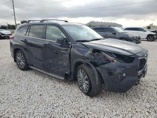 2021 Toyota Highlander Hybrid Platinum