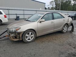 Carros salvage sin ofertas aún a la venta en subasta: 2003 Toyota Camry LE