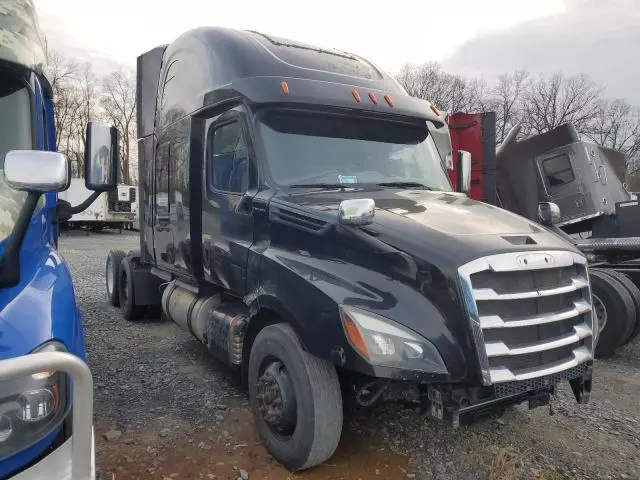 2018 Freightliner Cascadia 126