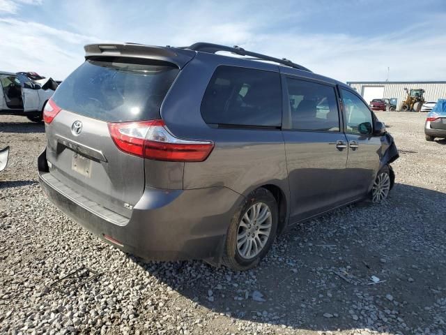 2017 Toyota Sienna XLE