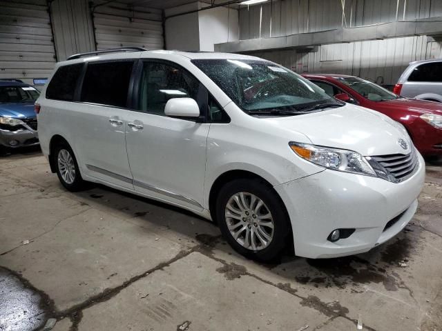 2017 Toyota Sienna XLE