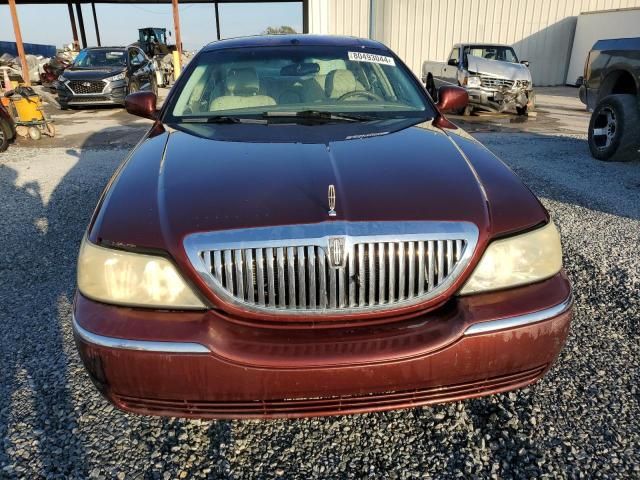 2004 Lincoln Town Car Executive