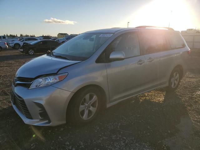 2020 Toyota Sienna LE