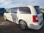 2012 Chrysler Town & Country Touring L