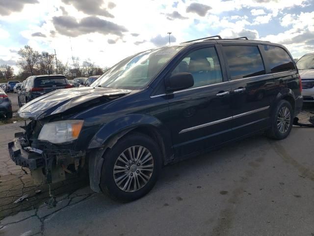 2013 Chrysler Town & Country Touring L