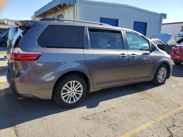 2016 Toyota Sienna XLE