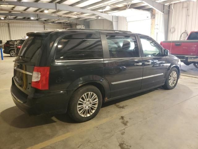 2013 Chrysler Town & Country Touring L