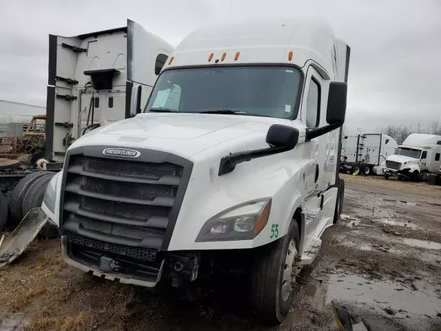 2018 Freightliner Cascadia 126