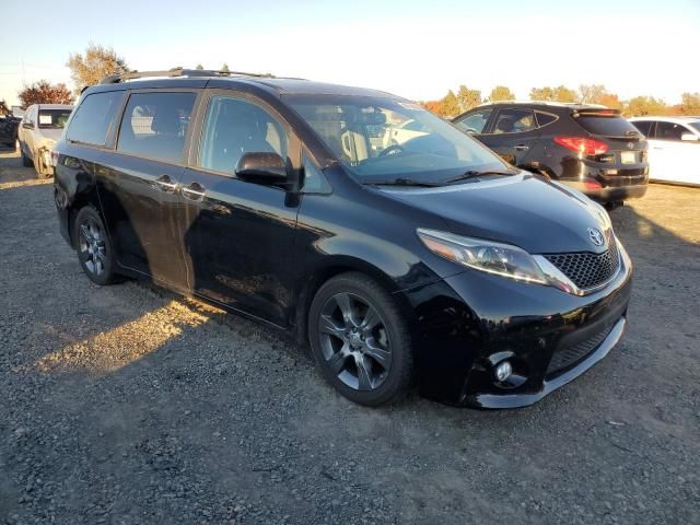 2015 Toyota Sienna Sport