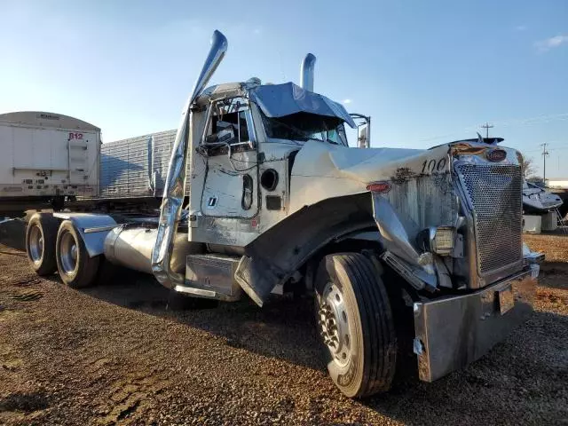 2001 Peterbilt 379