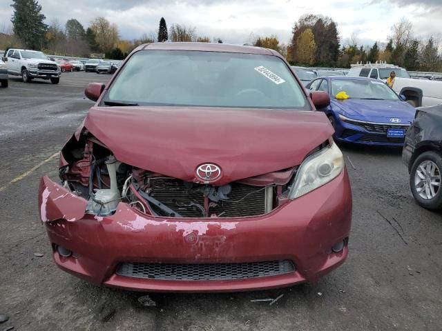 2013 Toyota Sienna LE