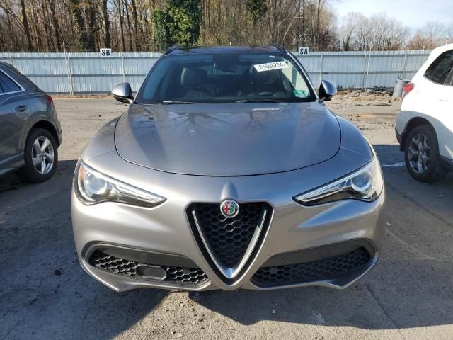 2018 Alfa Romeo Stelvio Sport