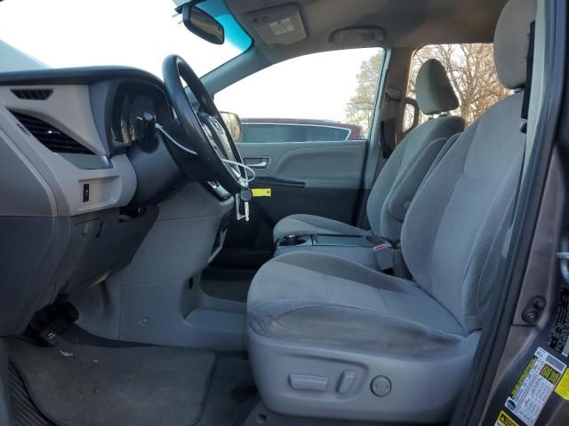 2016 Toyota Sienna LE