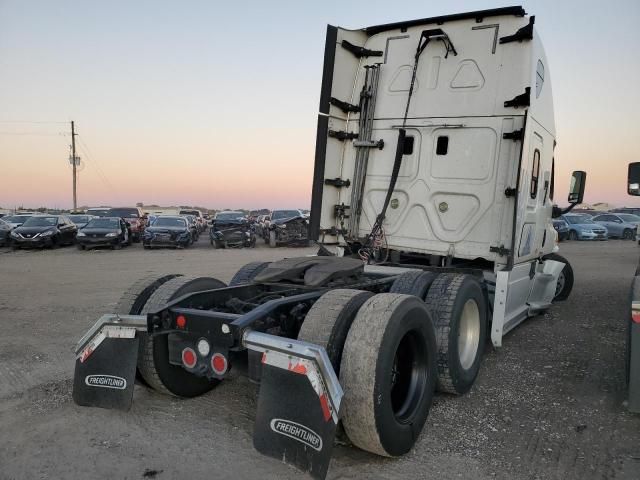 2015 Freightliner Cascadia 125