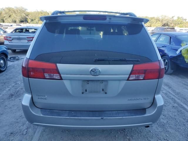 2005 Toyota Sienna XLE